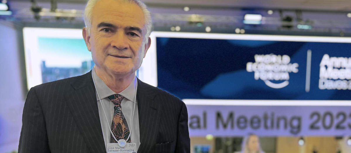 GRAF9109. DAVOS, 19/01/2023.- Las protestas sociales tienen un impacto indudable en la economía de los países afectados y en el caso de Latinoamérica se suman a un crecimiento muy lento que impide reducir las tasas de pobreza rampante, dijo en una entrevista con EFE el secretario ejecutivo de la CEPAL, el organismo económico de la ONU para la región, José Salazar-Xirinachs. EFE/ Isabel Saco