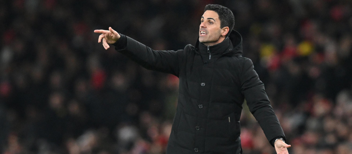 Mikel Arteta durante el partido del Arsenal ante el Manchester United