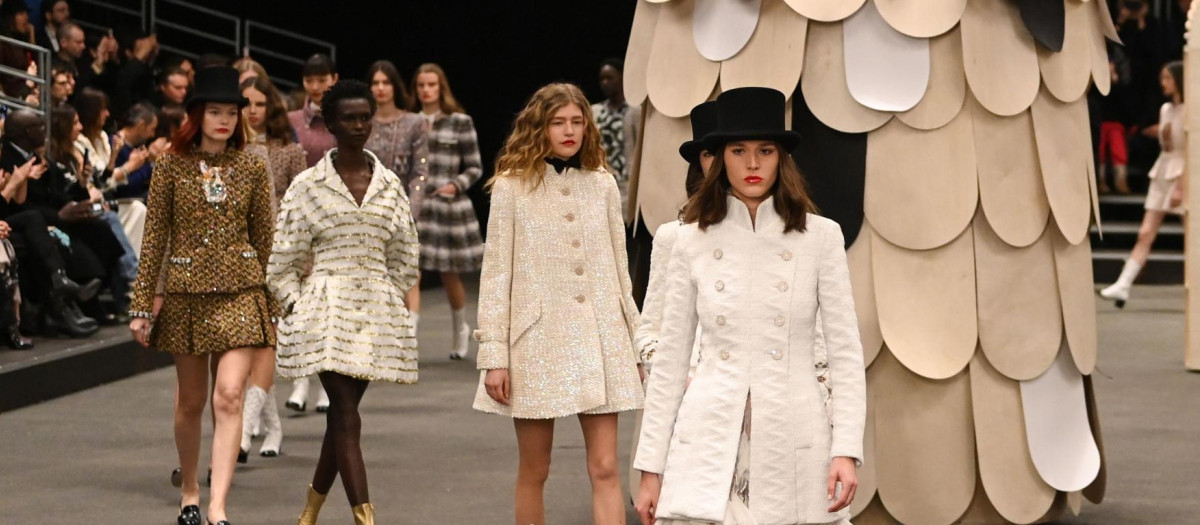 Model wears Chanel collection during Paris Fashion Week, Paris, France - 24 Jan 2023