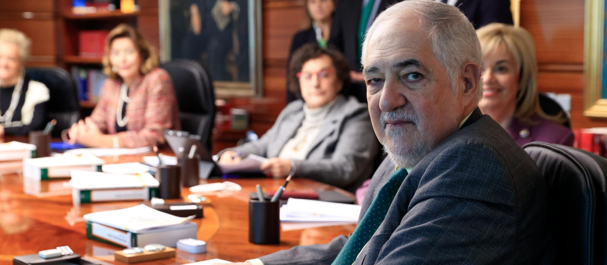 Conde-Pumpido en el primer pleno tras la renovación