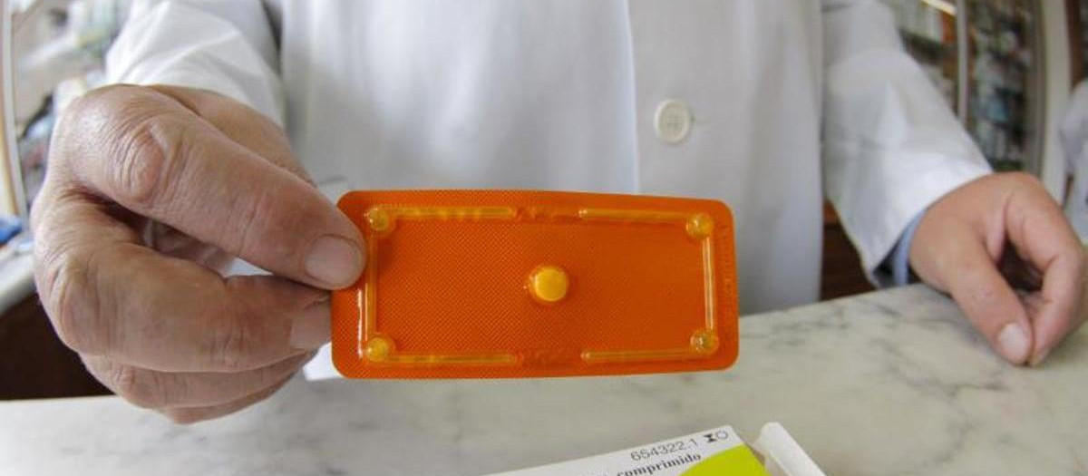 Imagen de la llamada píldora abortiva en una farmacia española, donde sí está permitido