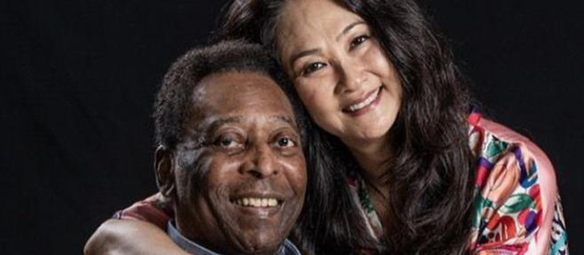 Pelé, en una imagen con Márcia Aoki