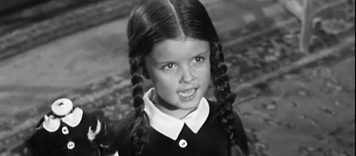 Lisa Loring interpretó a Miércoles en la serie La familia Addams