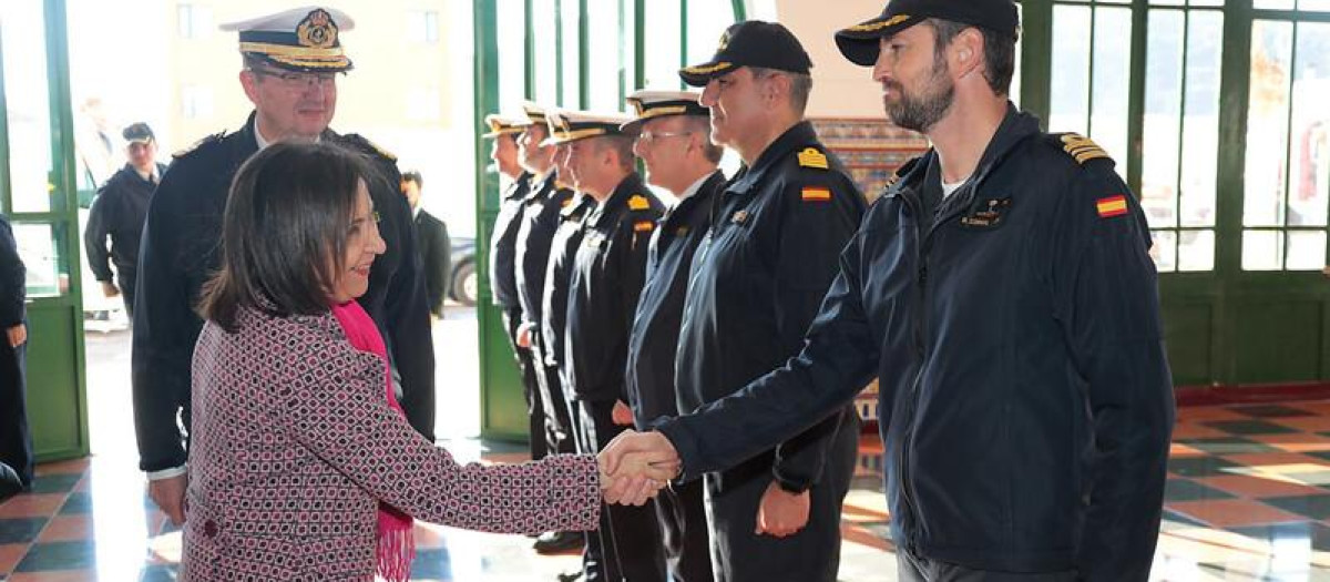 Un momento de la visita de la ministra Margarita Robles al Programa S-80. Arsenal de Cartagena y Astillero de Navantia