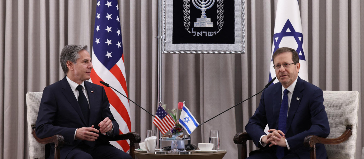 US Secretary of State Antony Blinken (L) meets with Israeli President Isaac Herzog on January 30, 2023 in Jerusalem. (Photo by RONALDO SCHEMIDT / POOL / AFP)