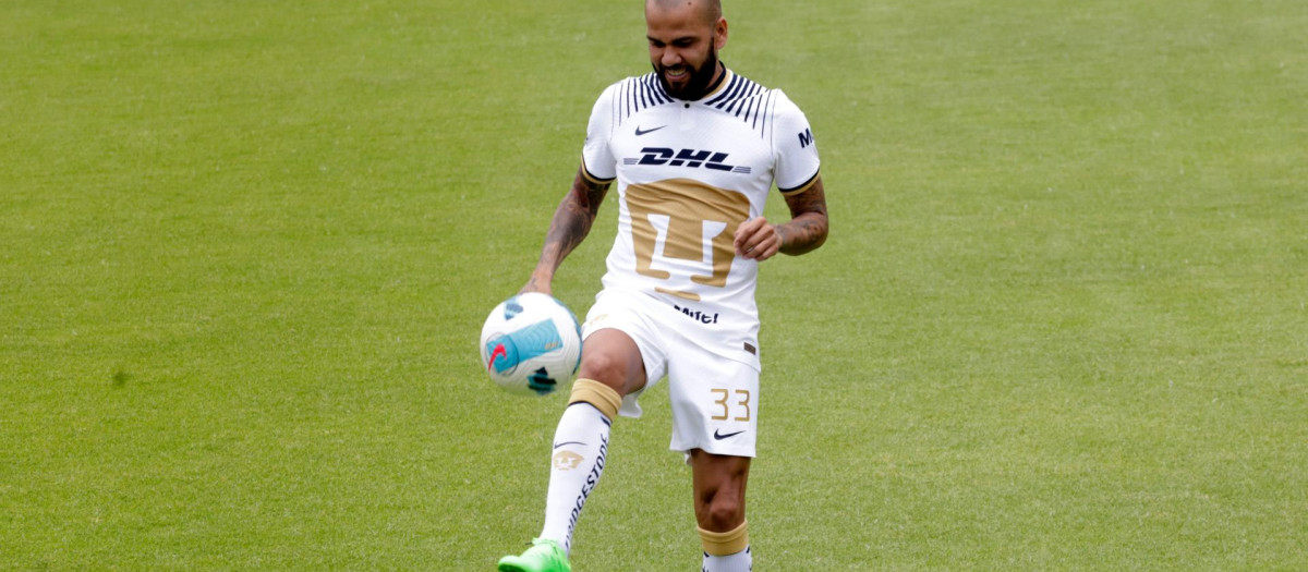 El Pumas, exequipo de Dani Alves, exige una indemnización millonaria al futbolista