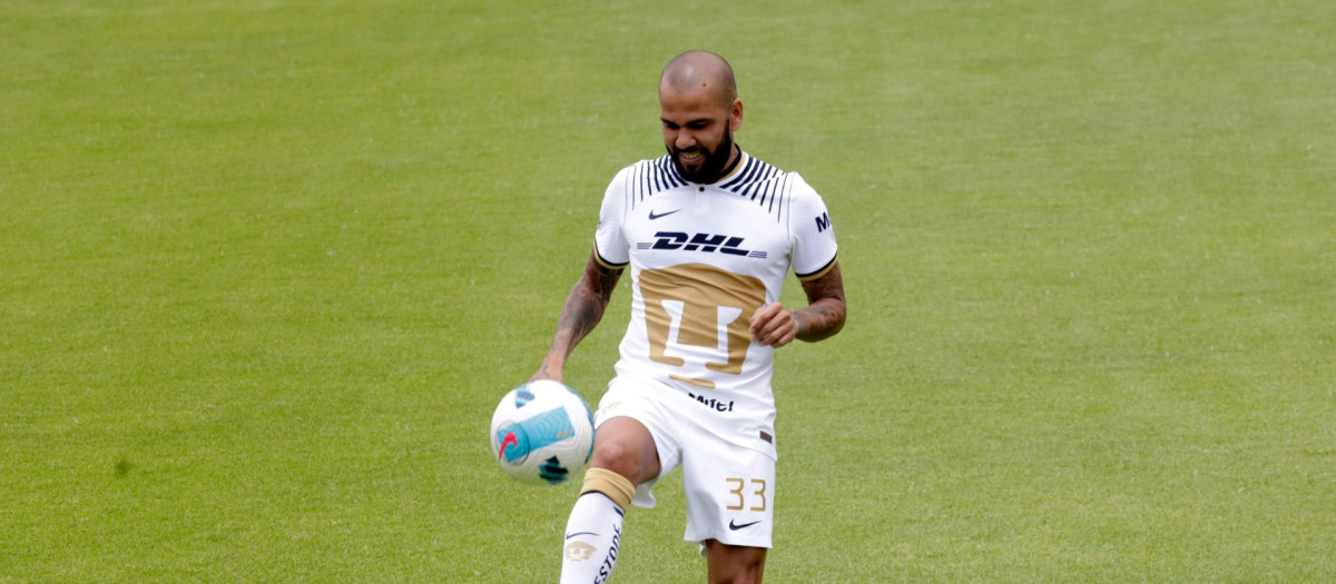 El Pumas, exequipo de Dani Alves, exige una indemnización millonaria al futbolista