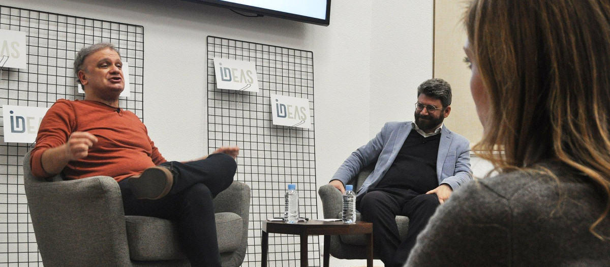 Miguel Ángel Quintana Paz y Alejandro Rodríguez de la Peña en el coloquio de la Fundación Disenso