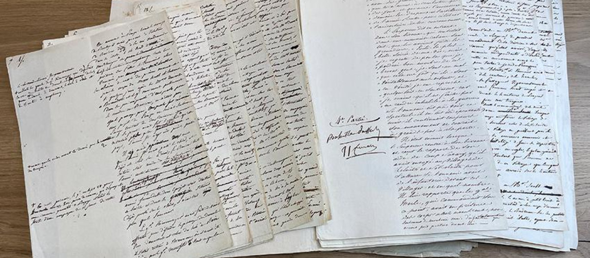 Manuscrito dictado por el Emperador con correcciones de su puño y letra