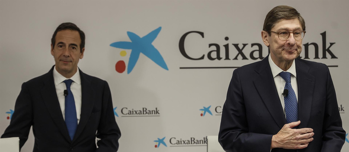 El consejero delegado de CaixaBank, Gonzalo Gortázar (i) y el presidente de la entidad, José Ignacio Goirigolzarri (d)