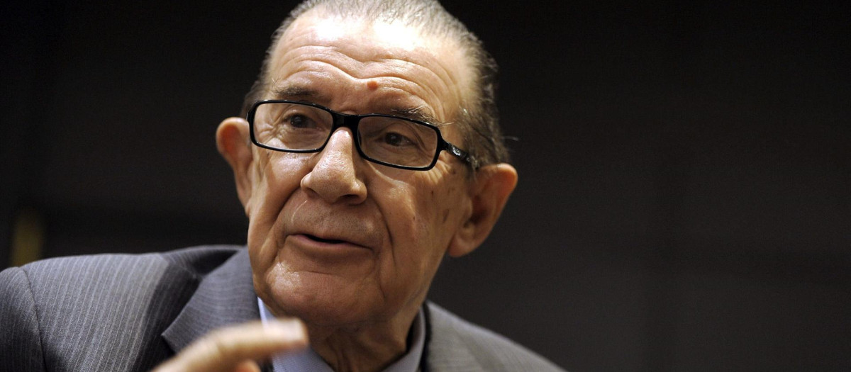Juan Velarde, economista y Premio Príncipe de Asturias, ha fallecido a los 95 años