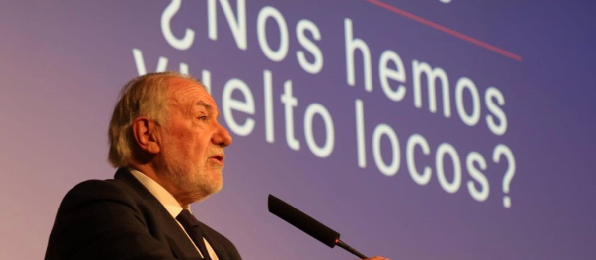Jaime Mayor Oreja en un acto sobre la Ley Trans