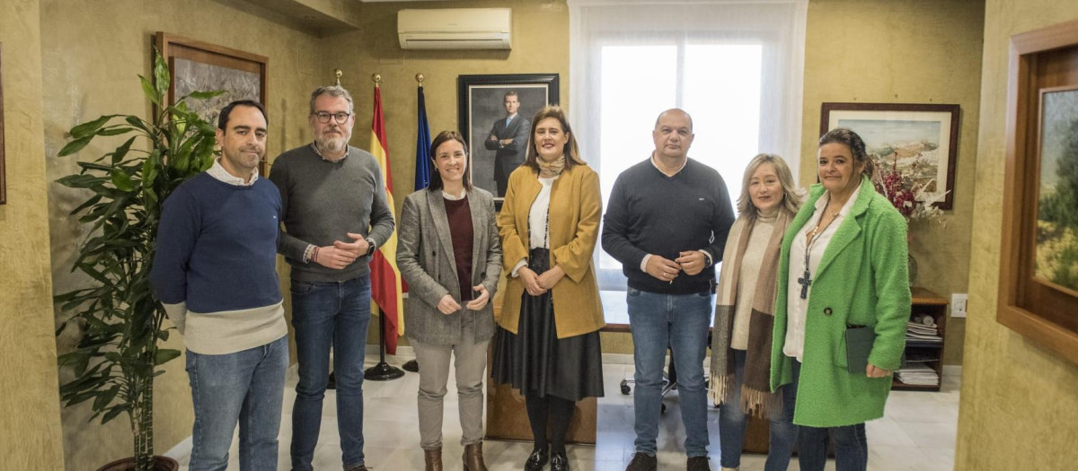La Junta destina 34.300 euros al pago de alquileres de 6 viviendas de Baena para familias en situación de vulnerabilidad

La Junta destina 34.300 euros al pago de alquileres de 6 viviendas de Baena para familias en situación de vulnerabilidad

La Junta destina 34.300 euros al pago de alquileres de 6 viviendas de Baena para familias en situación de vulnerabilidad