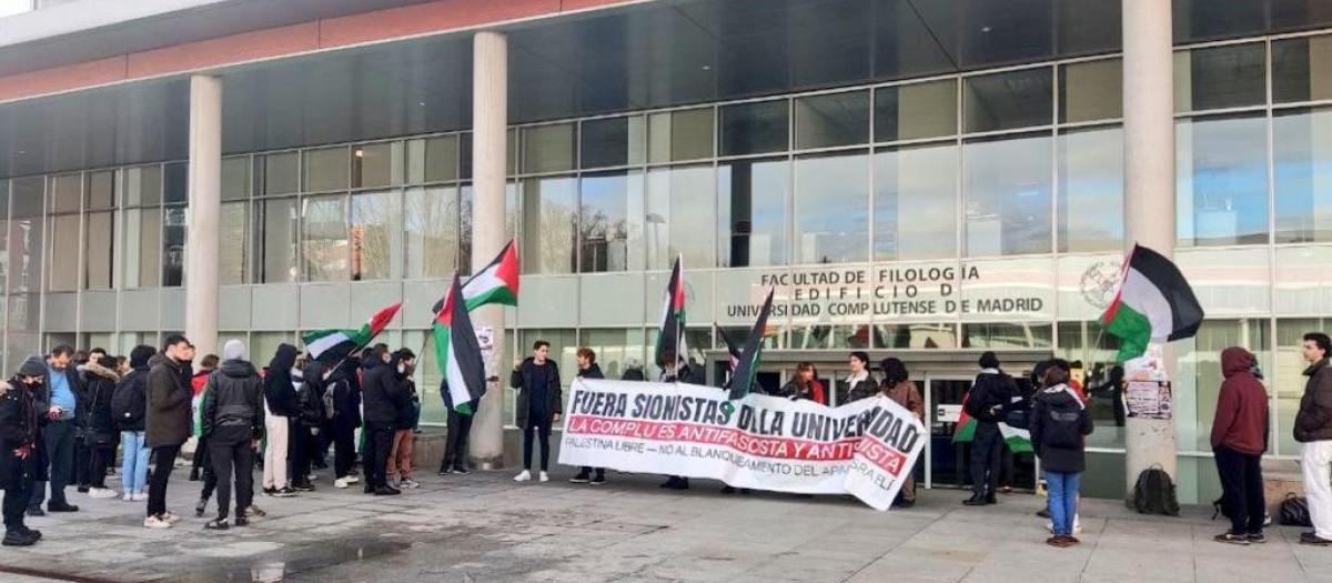 Los estudiantes pro-palestinos que quisieron reventar la charla de la embajadora de Israel
