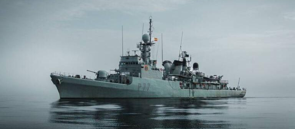 El patrullero de altura 'Infanta Cristina' partió este jueves hacia aguas del Mediterráneo