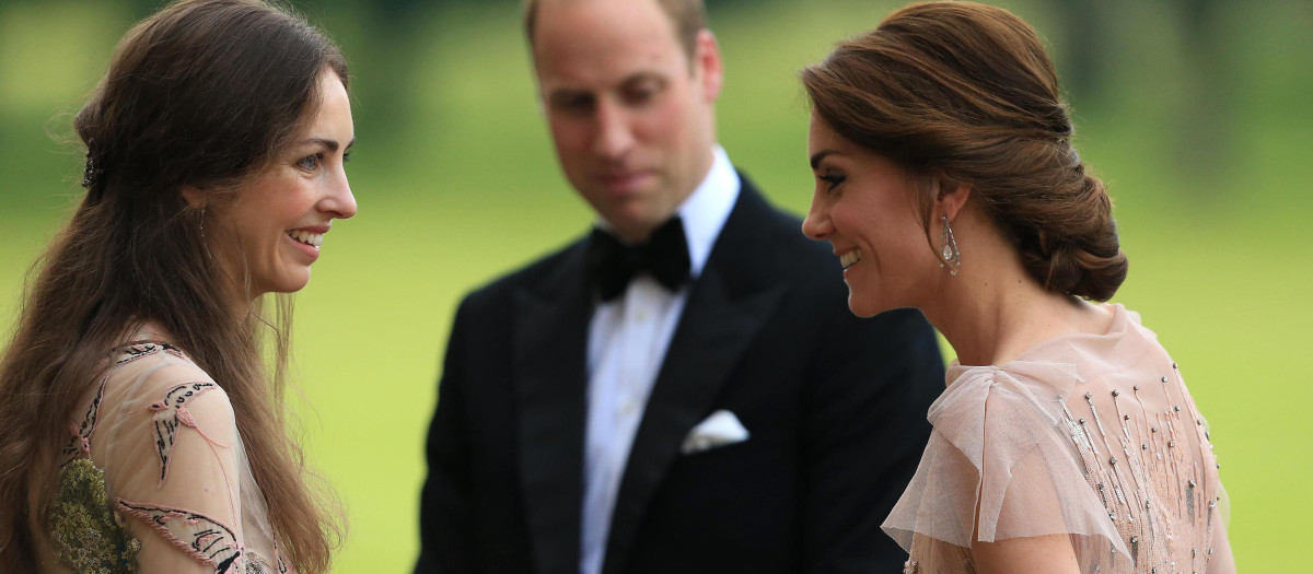 Rose Hanbury, a la izquierda de la imagen, junto al Príncipe Guillermo y Kate Middleton en una imagen de 2022