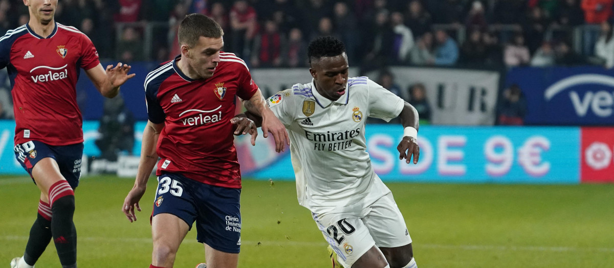Vinicius, en el partido de Liga ante Osasuna en Pamplona