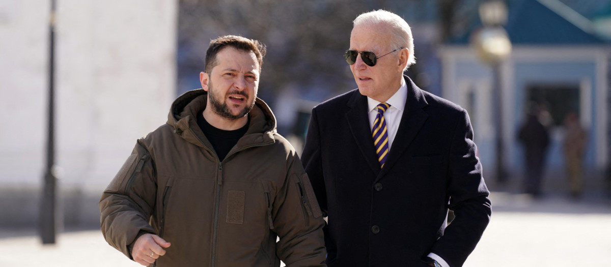 El presidente de EE.UU. Joe Biden junto con el presidente Volodimir Zelenski en Kiev