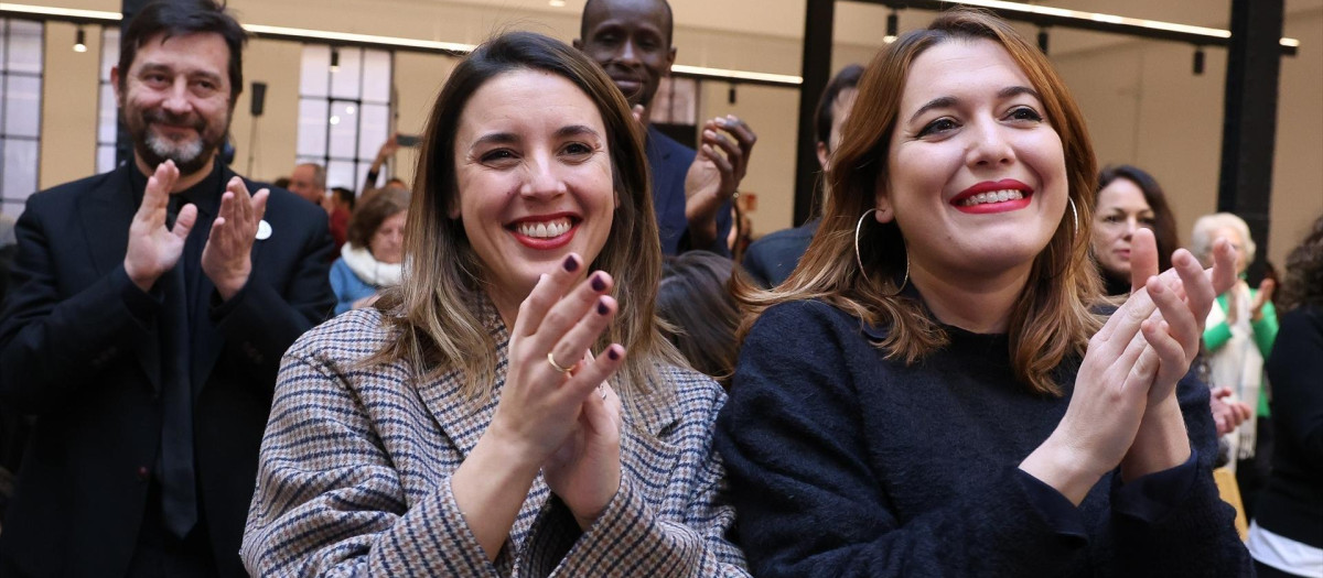La ministra de Igualdad, Irene Montero y la secretaria de Estado de Igualdad, Ángela Rodríguez 'Pam', aplauden durante la III Conferencia Europea por la Paz