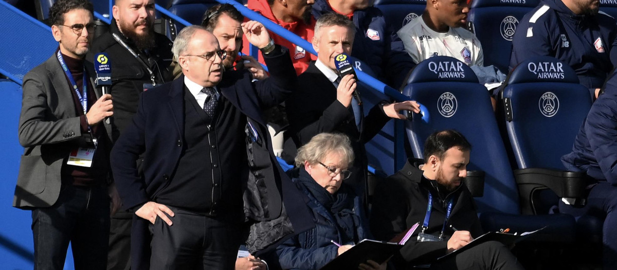 Luis Campos a pie de campo el pasado fin de semana en la victoria contra el Lille