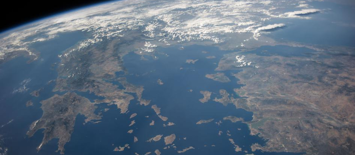 Parte de los continentes de Europa y Asia, vistos desde el espacio