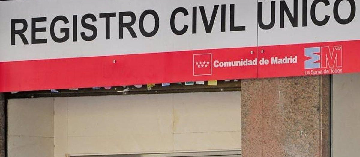 Oficina del Registro Civil en la Comunidad de Madrid.
La Comunidad de Madrid va a invertir más de 250.000 euros, entre los ejercicios de 2017 y 2018, para "mejorar y modernizar" el edificio del Registro Civil Único de Madrid, situado en la calle Pradillo, entre estas actuaciones retirará los elementos antiguos de fibrocemento existentes.
POLITICA ESPAÑA EUROPA MADRID AUTONOMÍAS
COMUNIDAD DE MADRID