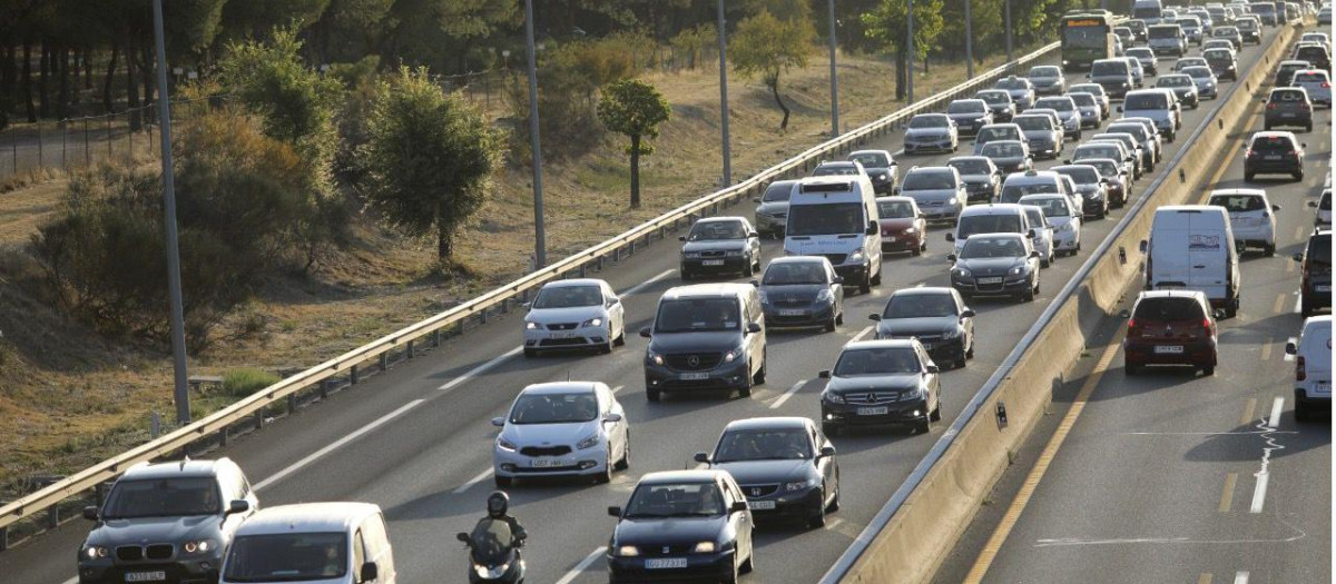 Los coches de combustible deberían desaparecer de los concesionarios en 2035