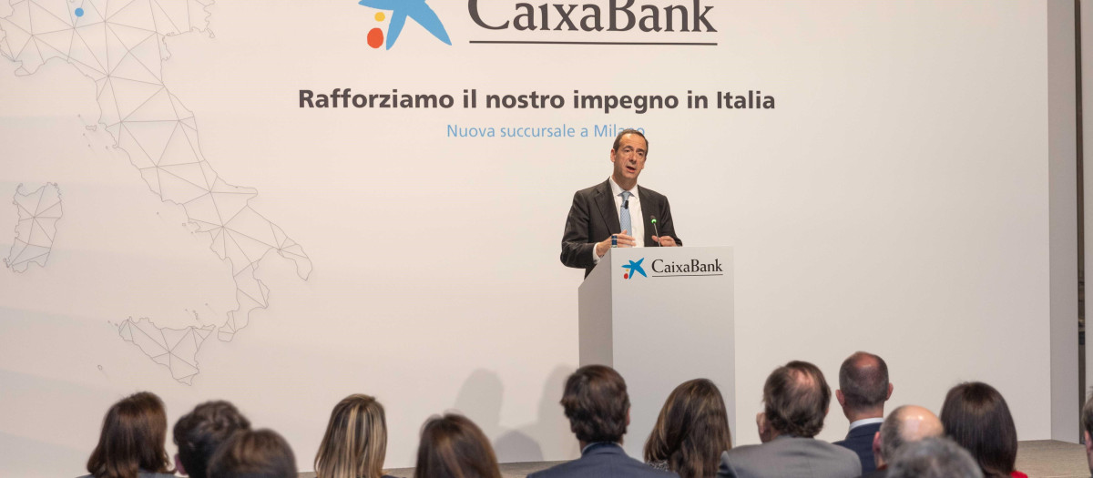 Gonzalo Gortázar, consejero delegado de CaixaBank, durante el acto de inauguración de la sucursal en Milán.