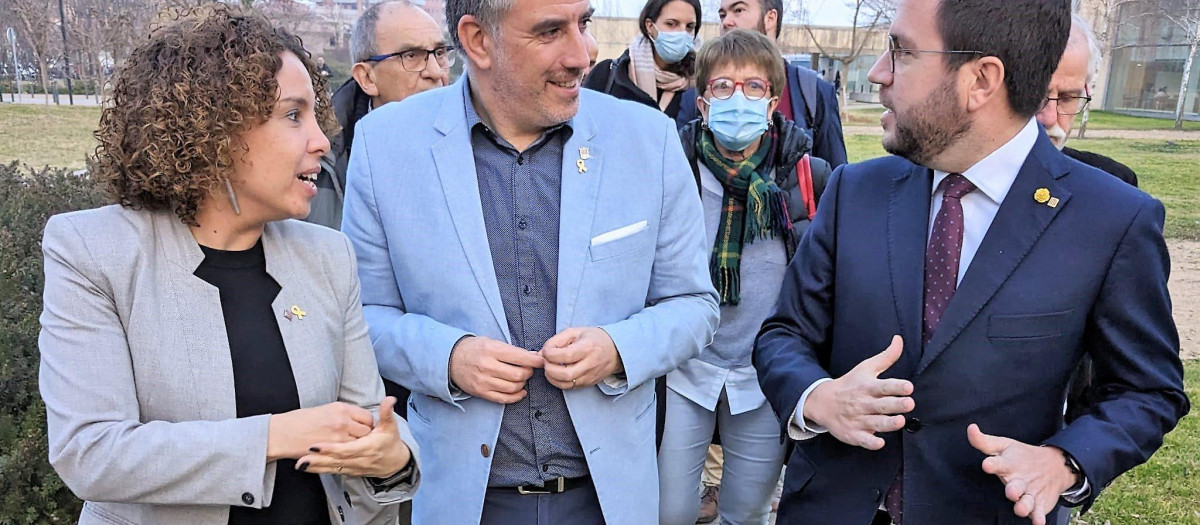 El alcalde Salt, Jordi Viñas, junto al presidente catalán, Pere Aragonès