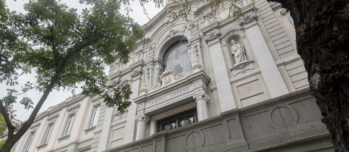 Fachada del Tribunal Supremo en Madrid.