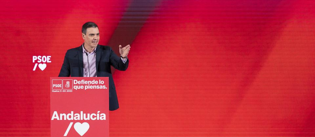 Pedro Sánchez en un mitin Huelva