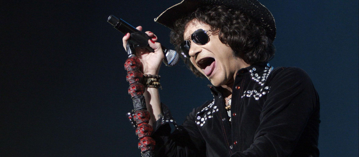 Enrique Bunbury durante un concierto en Monterrey