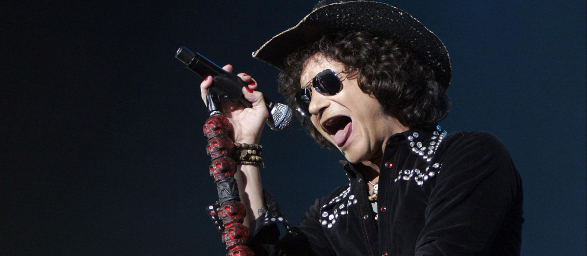 Enrique Bunbury durante un concierto en Monterrey