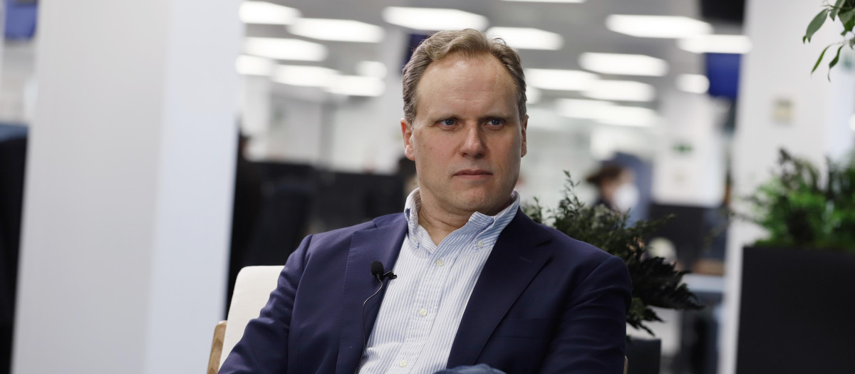 El economista Daniel Lacalle en la redacción de El Debate.