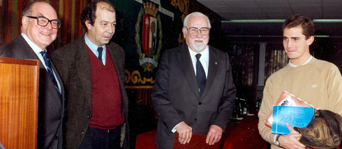 Don Felipe, en su etapa de estudiante universitario
