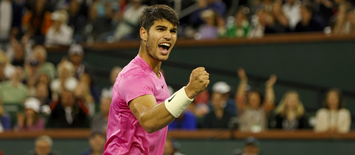 Carlos Alcaraz en el partido de cuartos de final de Indian Wells