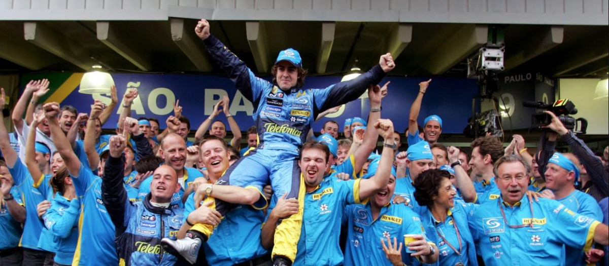 Un año después, con un segundo puesto en Brasil, certificó el segundo Mundial con el que ganó nuevamente a Schumacher en una de las grandes rivalidades deportivas del siglo