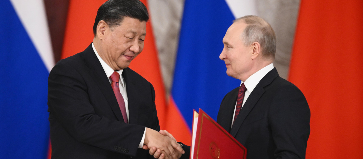 El presidente ruso Vladimir Putin y el presidente chino Xi Jinping