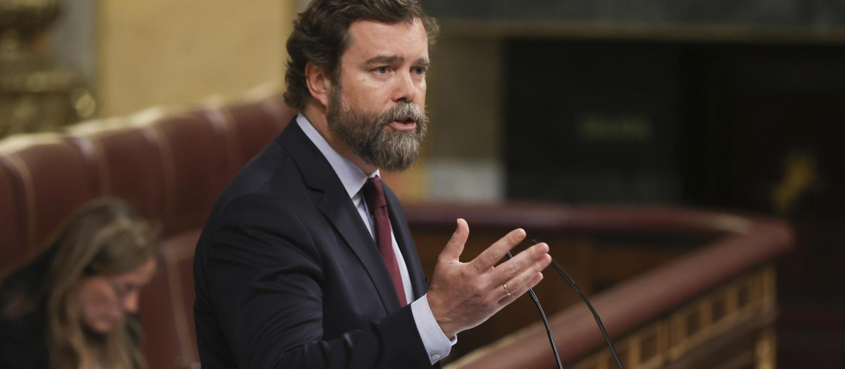 MADRID, 21/03/2023.- El portavoz de Vox en el Congreso, Iván Espinosa de los Monteros durante el debate de la moción de censura de VOX contra el presidente del Gobierno, Pedro Sánchez, con Tamames como candidato a la Presidencia, este martes en el Congreso de los Diputados. EFE/ Kiko Huesca
