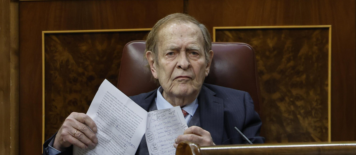 Tamames saca los colores a Patxi López por su discurso hiperventilado: «Va camino del infarto»