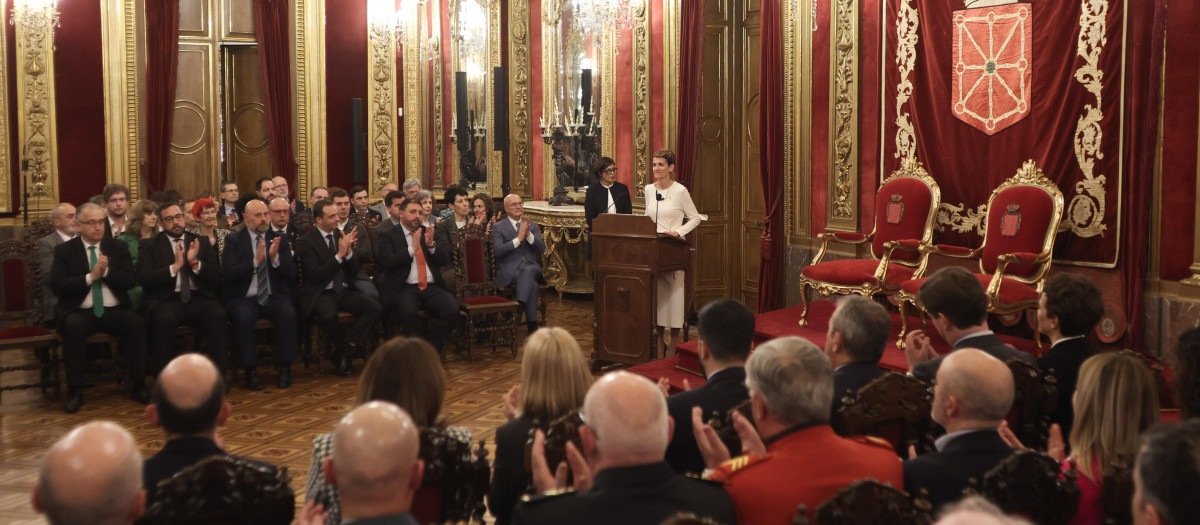 El acto institucional ha tenido lugar en el Salón del Trono del Palacio de Navarra