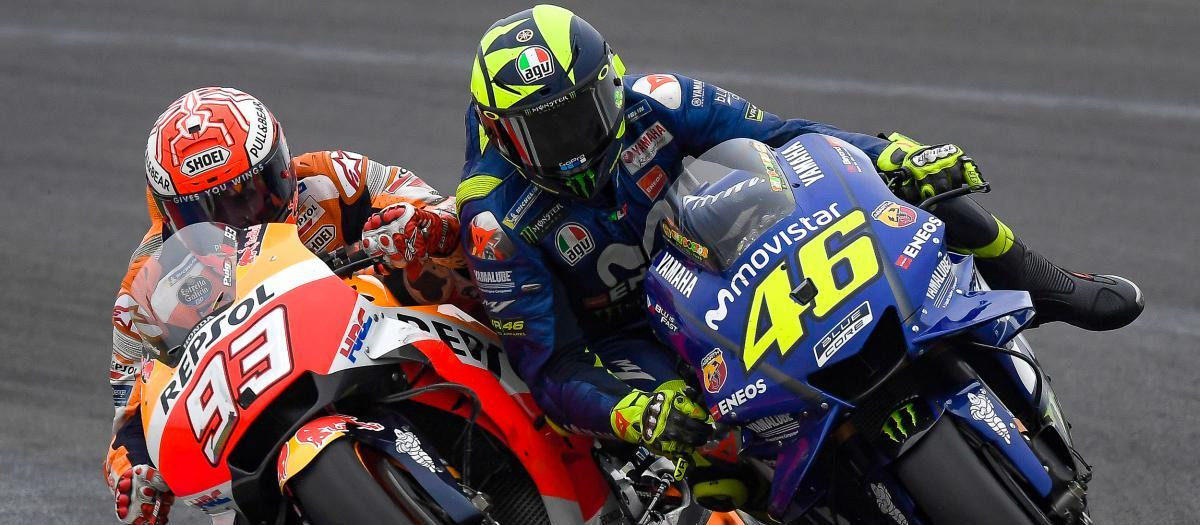 Márquez en una pugna por pasar al piloto italiano