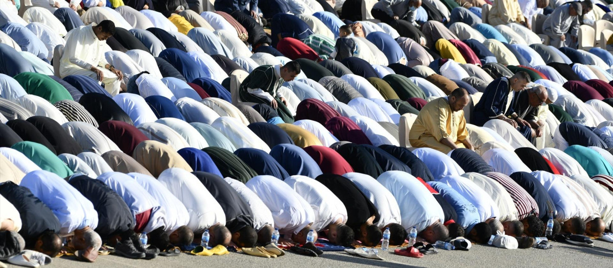 Miles de musulmanes celebran el Ramadán en Ceuta