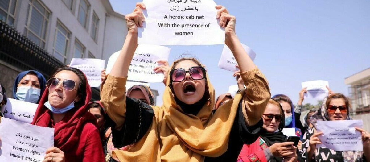 Mujeres afganas protestan contra los talibanes en Kabul
