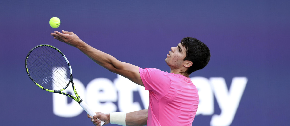 Carlos Alcaraz, durante el partido del Miami Open contra Dusan Lajovic