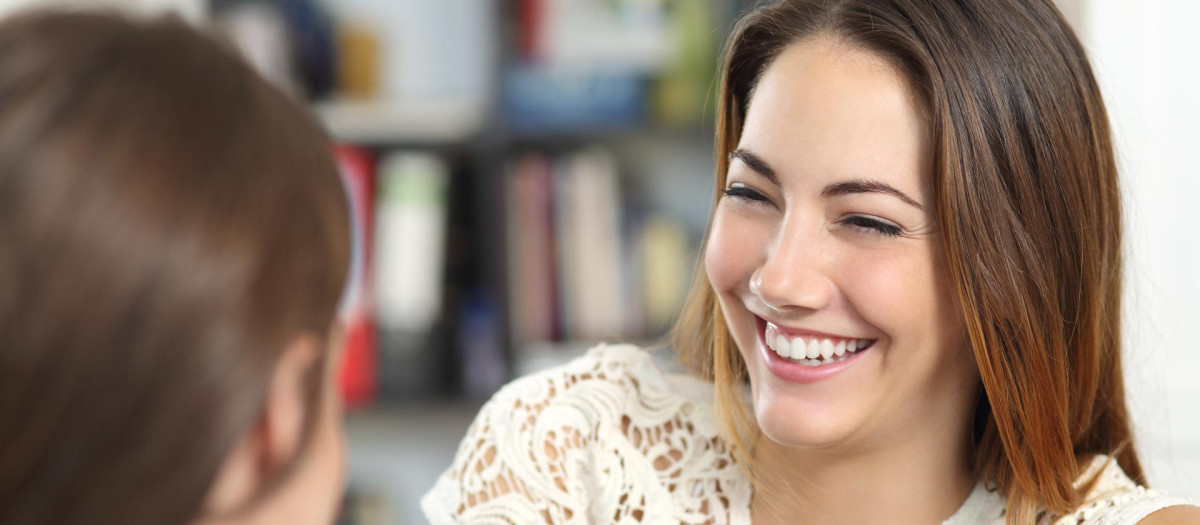 Porqué cuando alguien nos sonríe tendemos a devolverle la sonrisa