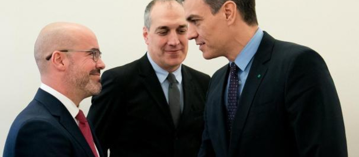 Francisco Martín Aguirre junto a Pedro Sánchez