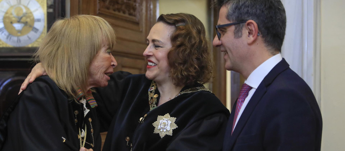 María Teresa Fernández de la Vega, felicitada por Bolaños durante su toma de posesión al frente del Consejo de Estado