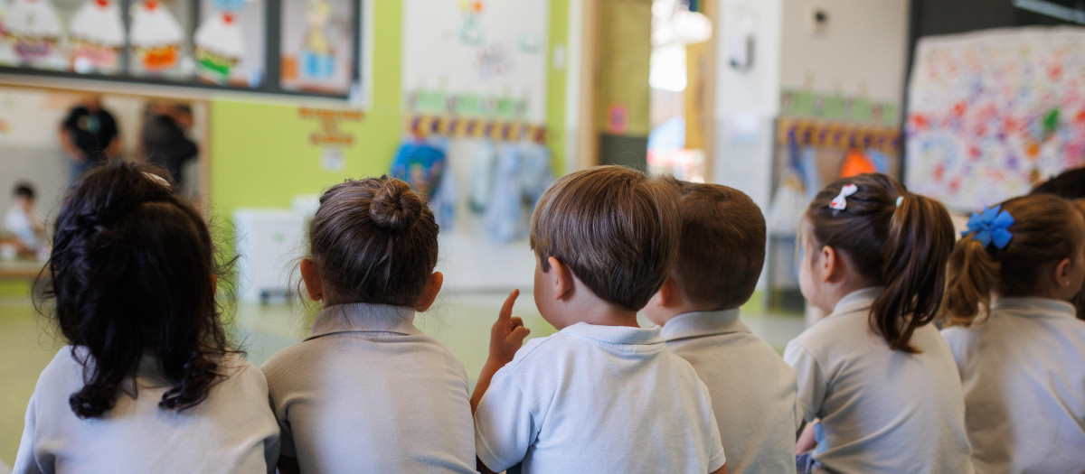 Varios niños en la guardería de la base ‘Príncipe’ de Paracuellos de Jarama