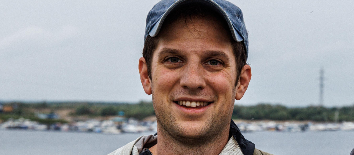 A picture taken on July 24, 2021 shows journalist Evan Gershkovich. - A US reporter for The Wall Street Journal newspaper has been detained in Russia for espionage, Russian news agencies reported Thursday, citing the FSB security services. "The FSB halted the illegal activities of US citizen Evan Gershkovich... a correspondent of the Moscow bureau of the American newspaper The Wall Street Journal, accredited with the Russian foreign ministry," the FSB was quoted as saying. He is "suspected of spying in the interests of the American government" and of collecting information "on an enterprise of the Russian military-industrial complex," agencies reported. (Photo by Dimitar DILKOFF / AFP)